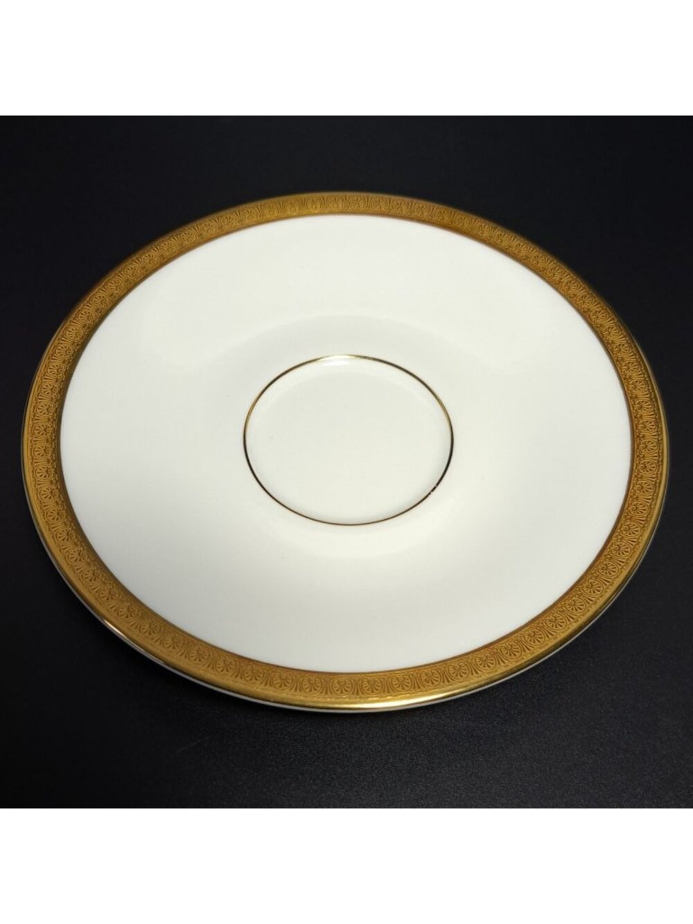 Royal Doulton English Fine Bone China Saucer Plate Royal Gold H4980